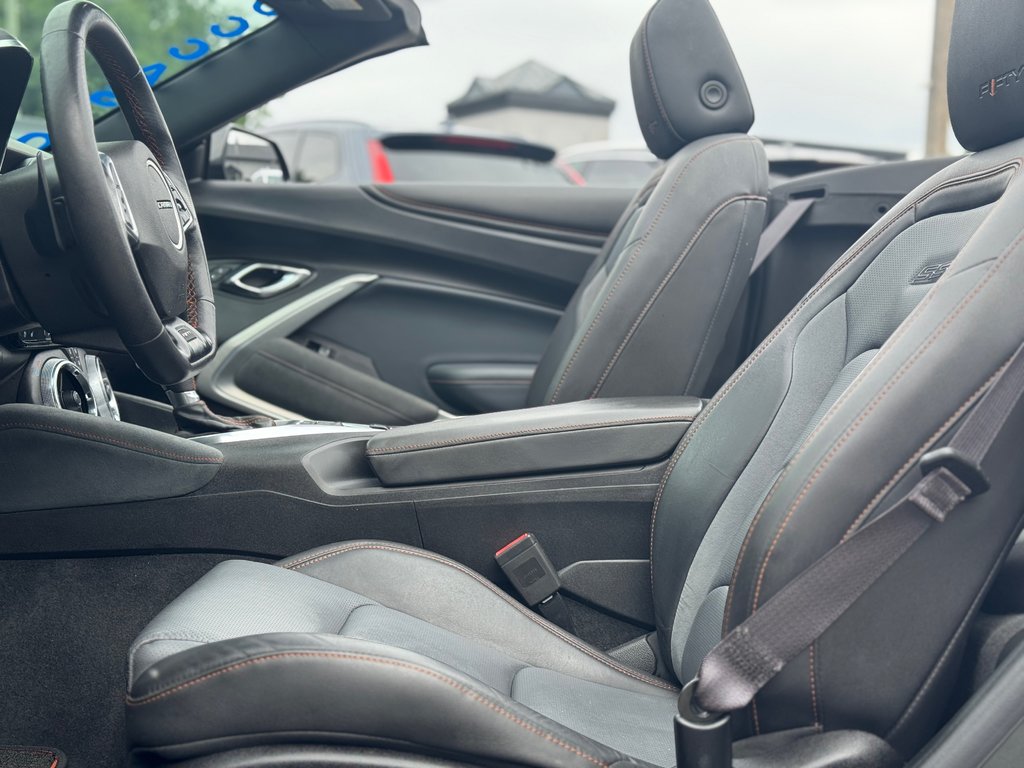 2017 Chevrolet Camaro 2SS Convertible Bas Kilométrage in Terrebonne, Quebec - 10 - w1024h768px