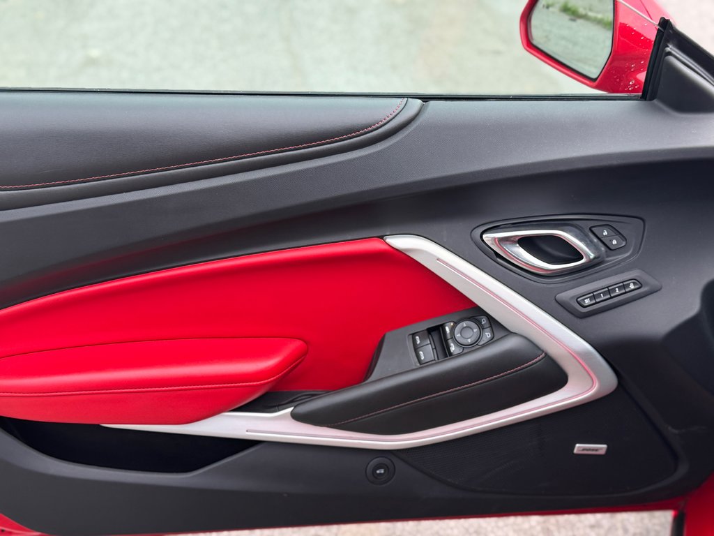 2019 Chevrolet Camaro 2SS Cuir Convertible V8 in Terrebonne, Quebec - 8 - w1024h768px