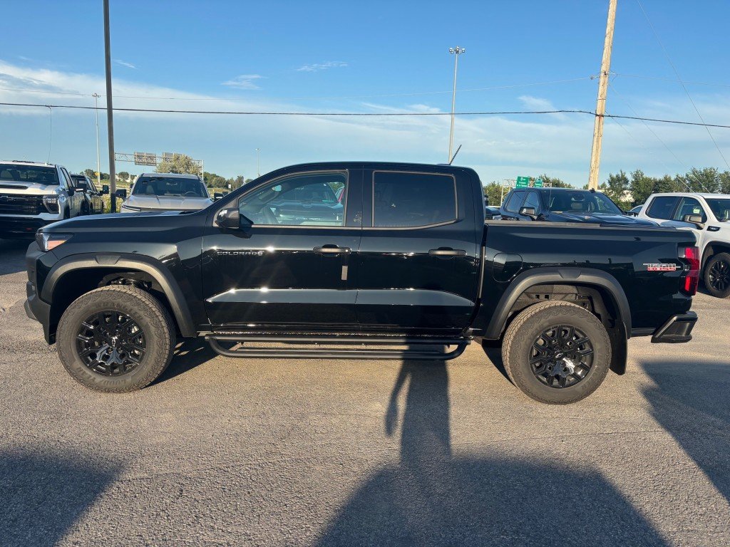 2025 Chevrolet Colorado Trail Boss in Terrebonne, Quebec - 3 - w1024h768px