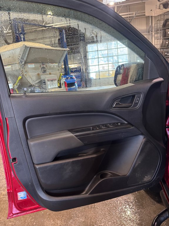 2021 Chevrolet Colorado 4WD Z71 Crew Cab V6 Bas Kilométrage in Terrebonne, Quebec - 7 - w1024h768px