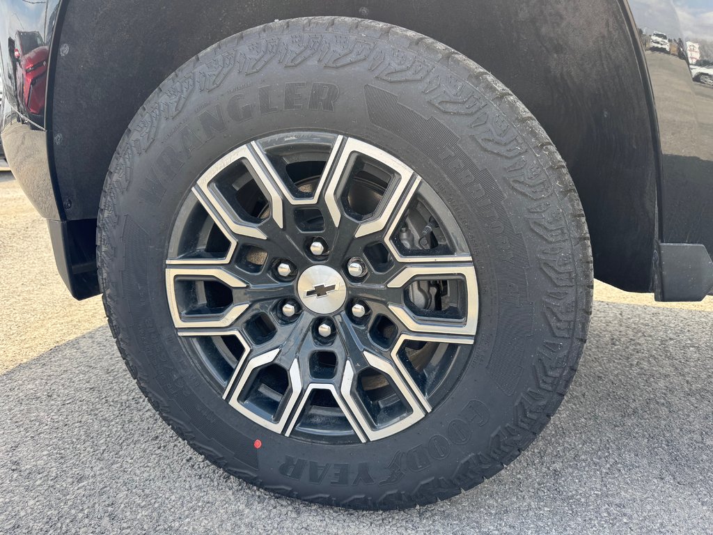 Chevrolet COLORADO 4WD CREW CAB Z71 SHORT BOX (4Z7) 4WD 2026 à Terrebonne, Québec - 11 - w1024h768px