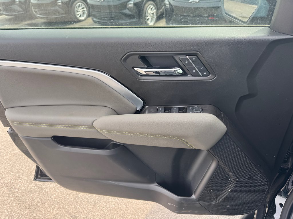 Chevrolet COLORADO 4WD CREW CAB ZR2 SHORT BOX (4ZR) 4WD 2026 à Terrebonne, Québec - 8 - w1024h768px