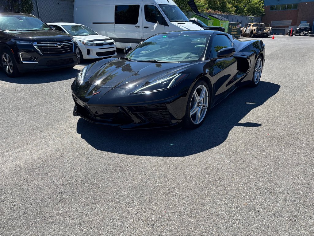 Chevrolet Corvette  2023 à Montréal, Québec - 3 - w1024h768px