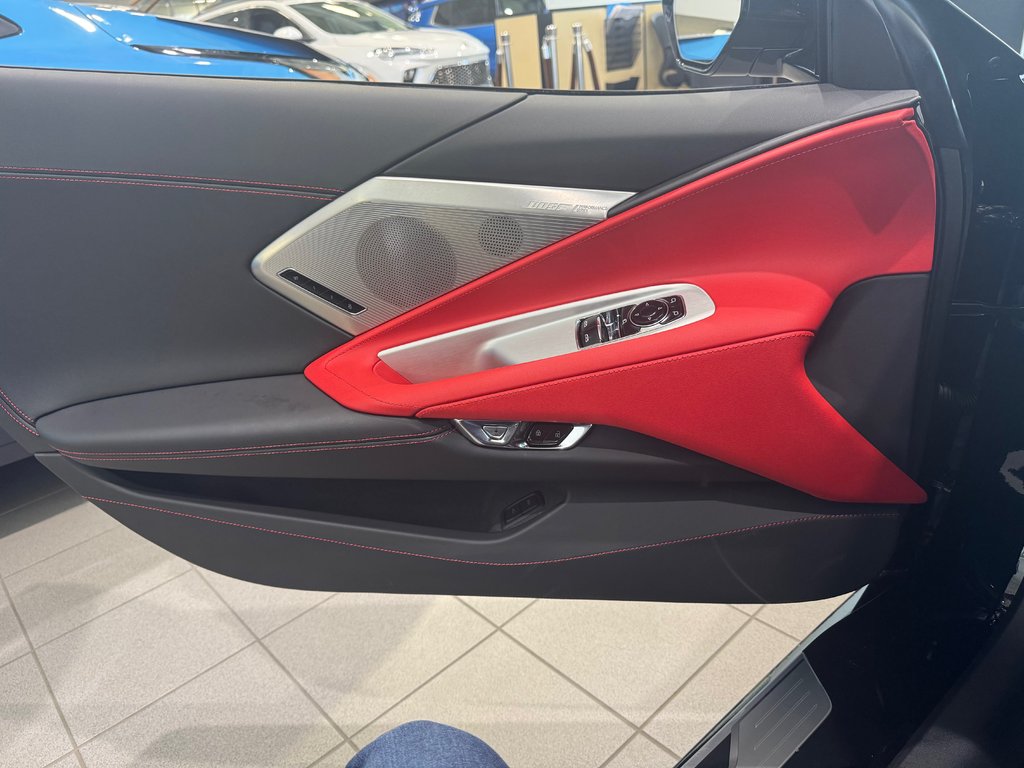 2026 Chevrolet CORVETTE STINGRAY COUPE 2LT (2LT) STINGRAY in Terrebonne, Quebec - 7 - w1024h768px