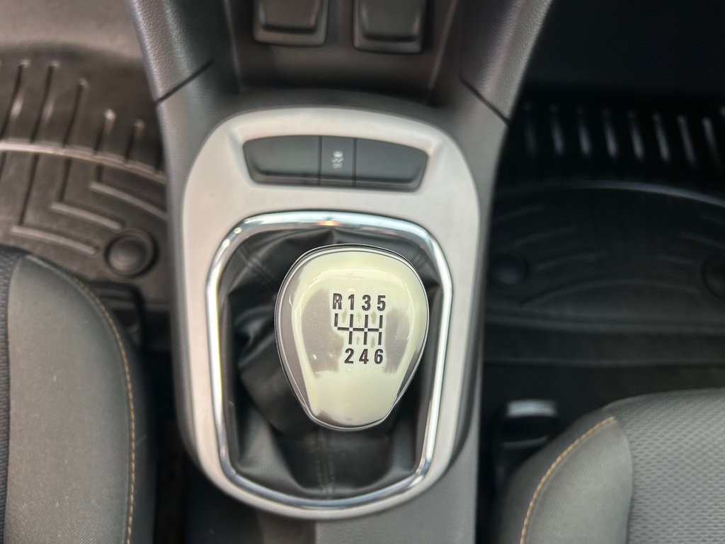 2016 Chevrolet Cruze LS in Boucherville, Quebec - 21 - w1024h768px