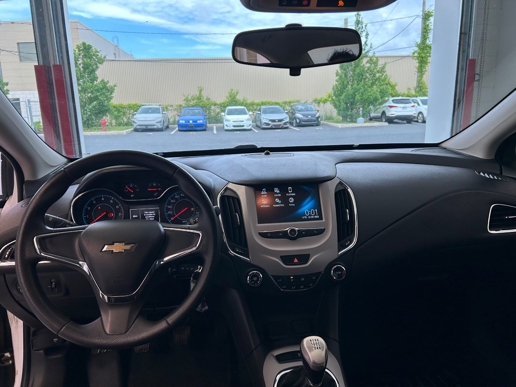 2016 Chevrolet Cruze LS in Boucherville, Quebec - 26 - w1024h768px