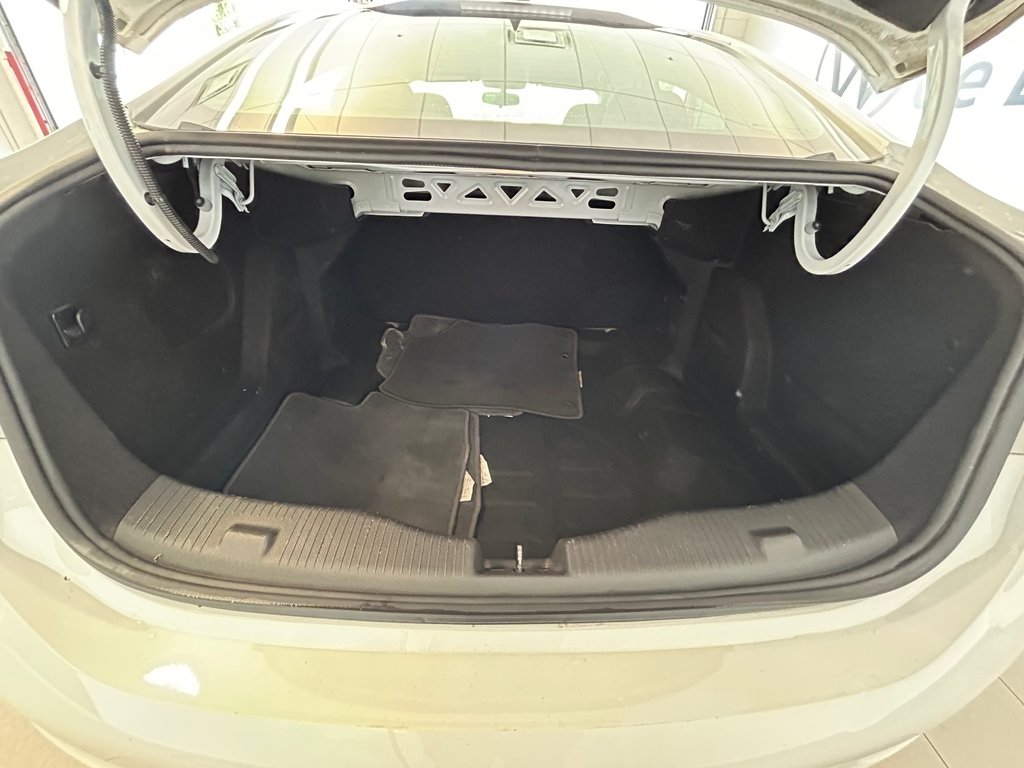 2016 Chevrolet Cruze LS in Boucherville, Quebec - 11 - w1024h768px