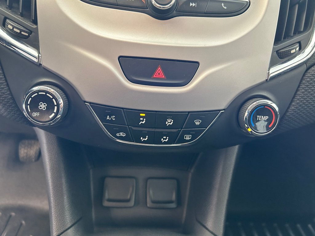 2016 Chevrolet Cruze LS in Boucherville, Quebec - 20 - w1024h768px