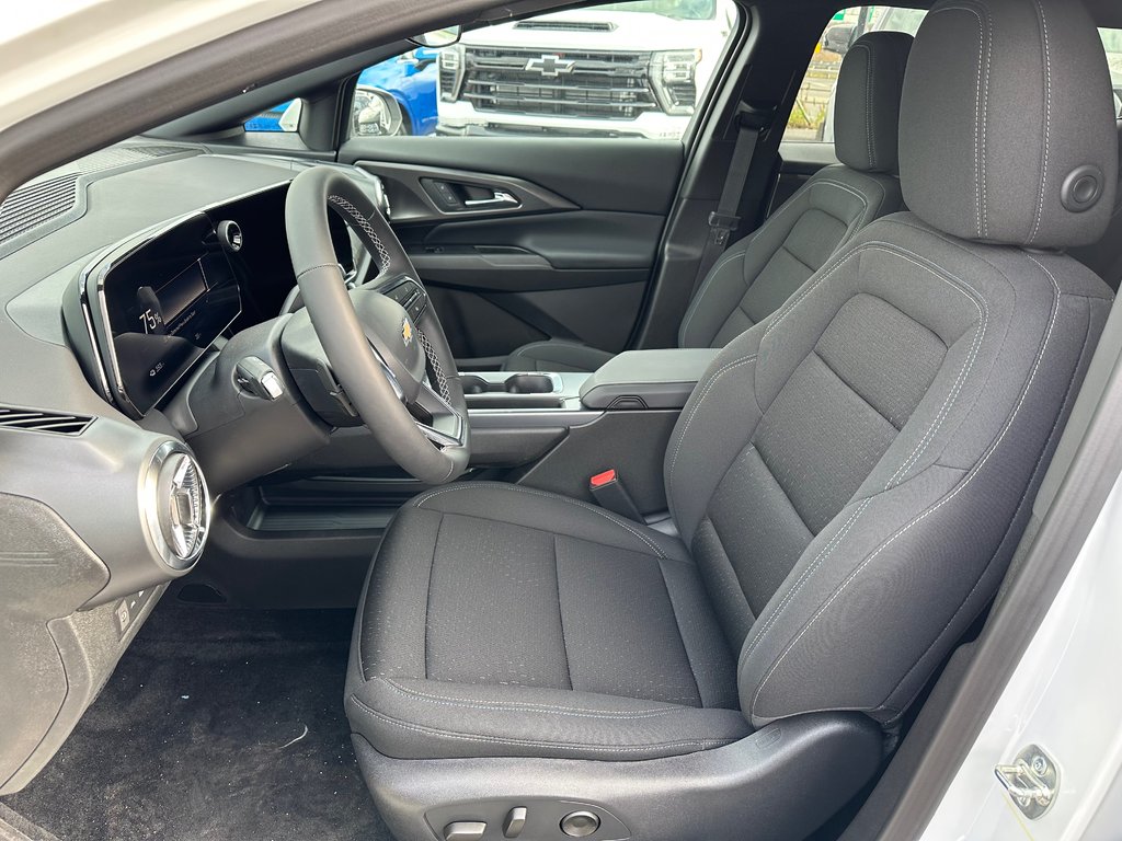 Chevrolet Equinox EV 2LT 2025 à Terrebonne, Québec - 7 - w1024h768px