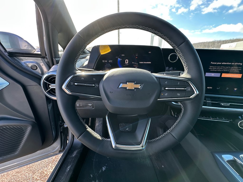 2025 Chevrolet Equinox EV 2LT in Terrebonne, Quebec - 12 - w1024h768px