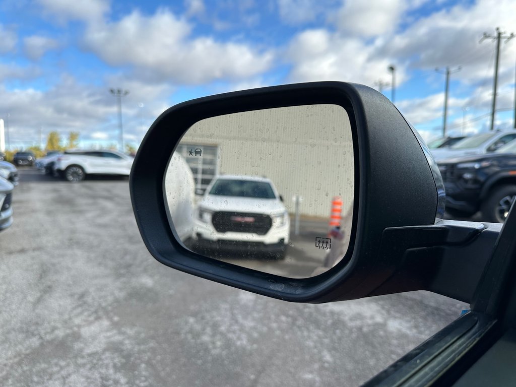 2025 Chevrolet Equinox RS in Terrebonne, Quebec - 28 - w1024h768px