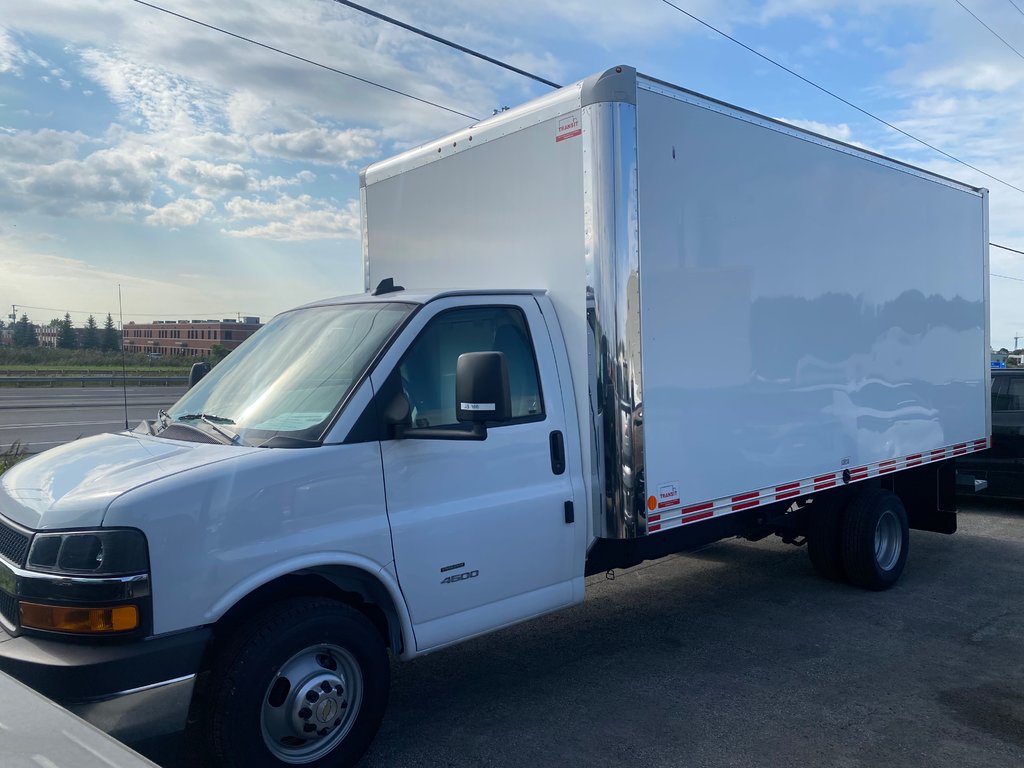 2023 Chevrolet EXPRESS CUTAWAY 4500 WT DRW 177'' in Terrebonne, Quebec - 1 - w1024h768px