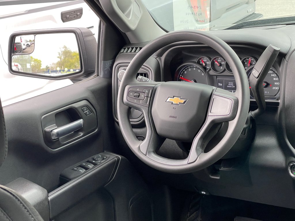 2024 Chevrolet Silverado 1500 in Montreal, Quebec - 13 - w1024h768px