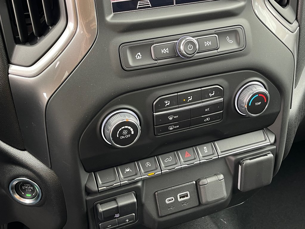 2024 Chevrolet Silverado 1500 in Montreal, Quebec - 17 - w1024h768px