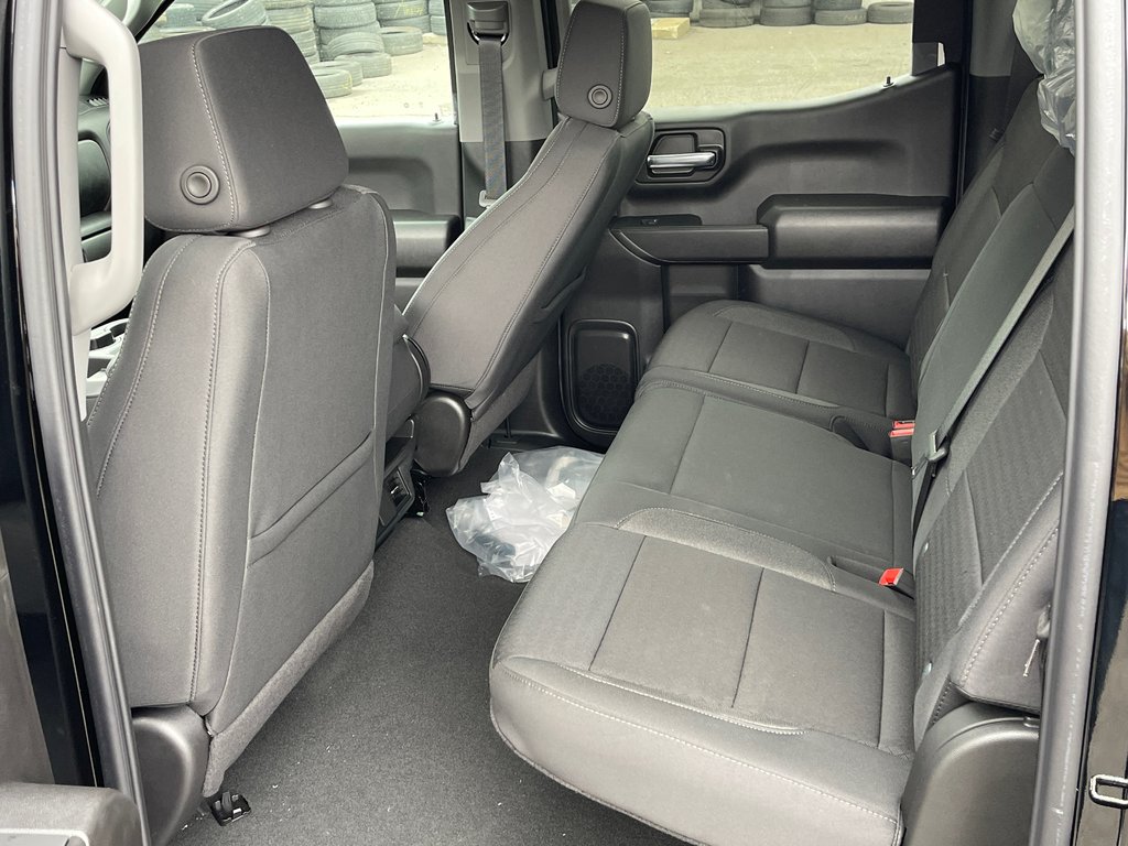 2024 Chevrolet Silverado 1500 in Montreal, Quebec - 8 - w1024h768px