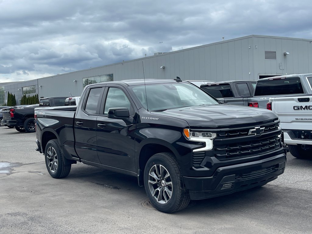 2024 Chevrolet Silverado 1500 in Montreal, Quebec - 1 - w1024h768px