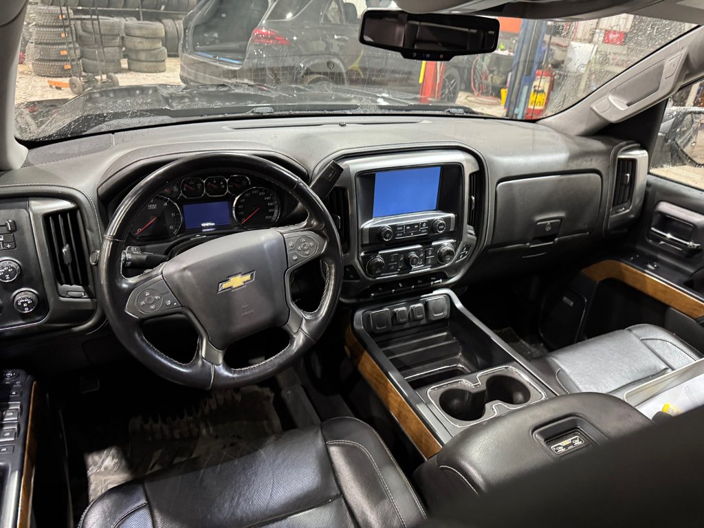 2016 Chevrolet Silverado 1500 LTZ Crew Bose Cuir Toit Ouvrant in Terrebonne, Quebec - 11 - w1024h768px