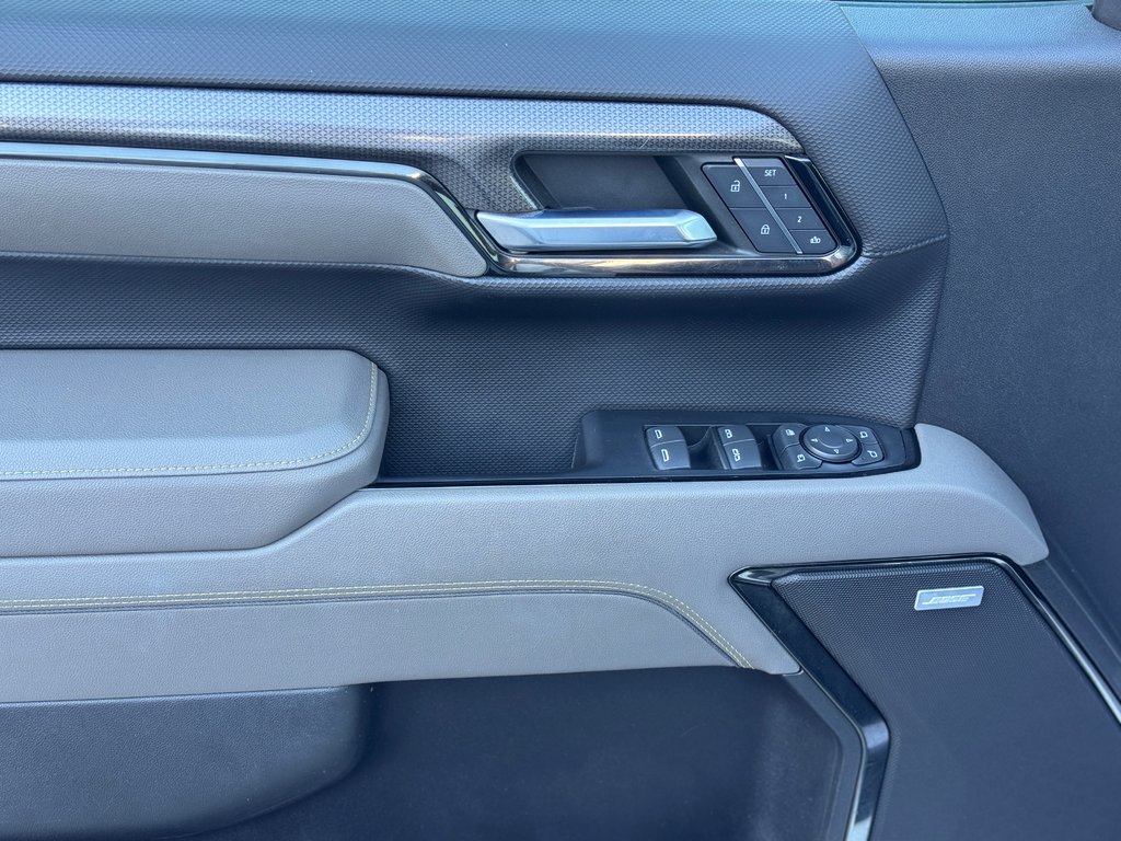 2022 Chevrolet Silverado 1500 ZR2 Crew 6.2 Toit Ouvrant in Terrebonne, Quebec - 8 - w1024h768px