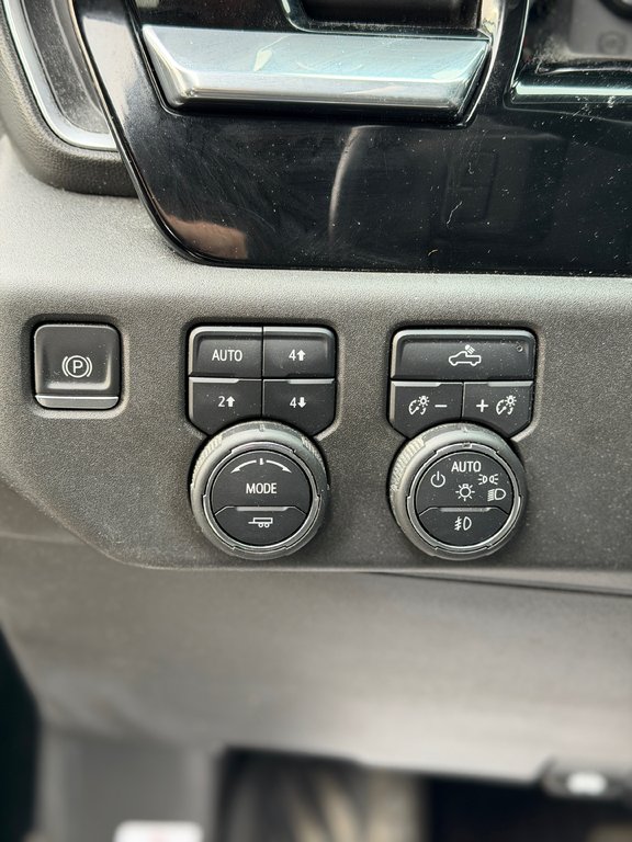 2022 Chevrolet Silverado 1500 LT Trail Boss Crew 5.3 in Terrebonne, Quebec - 11 - w1024h768px