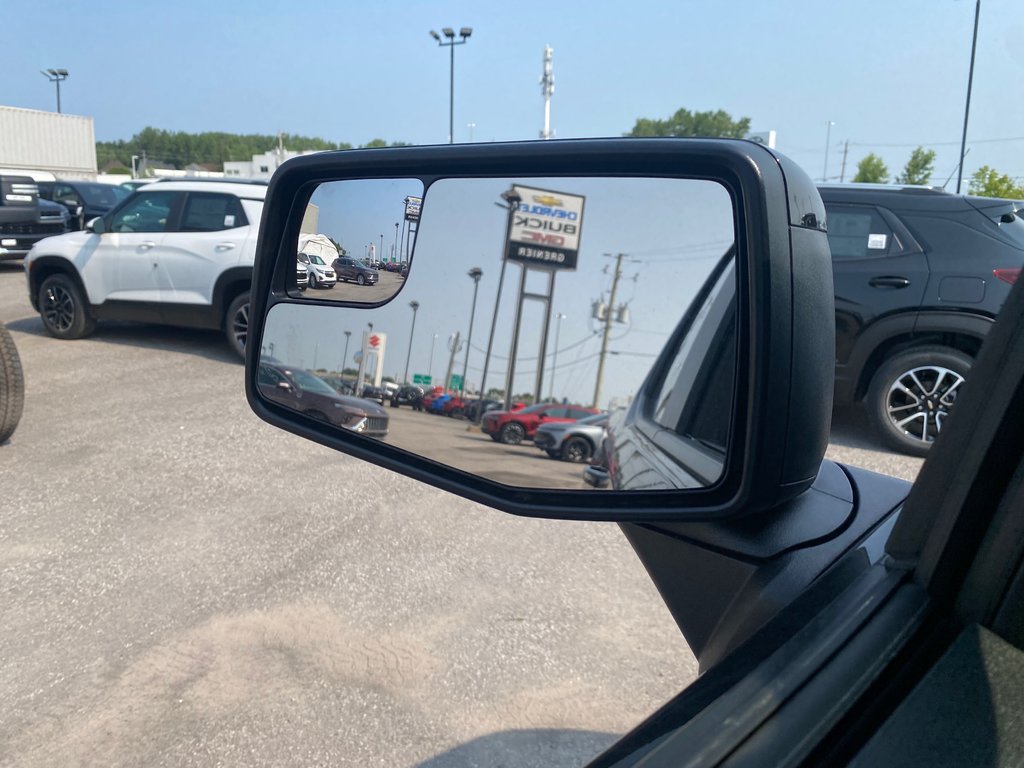 2024 Chevrolet Silverado 1500 LT Trail Boss in Terrebonne, Quebec - 28 - w1024h768px