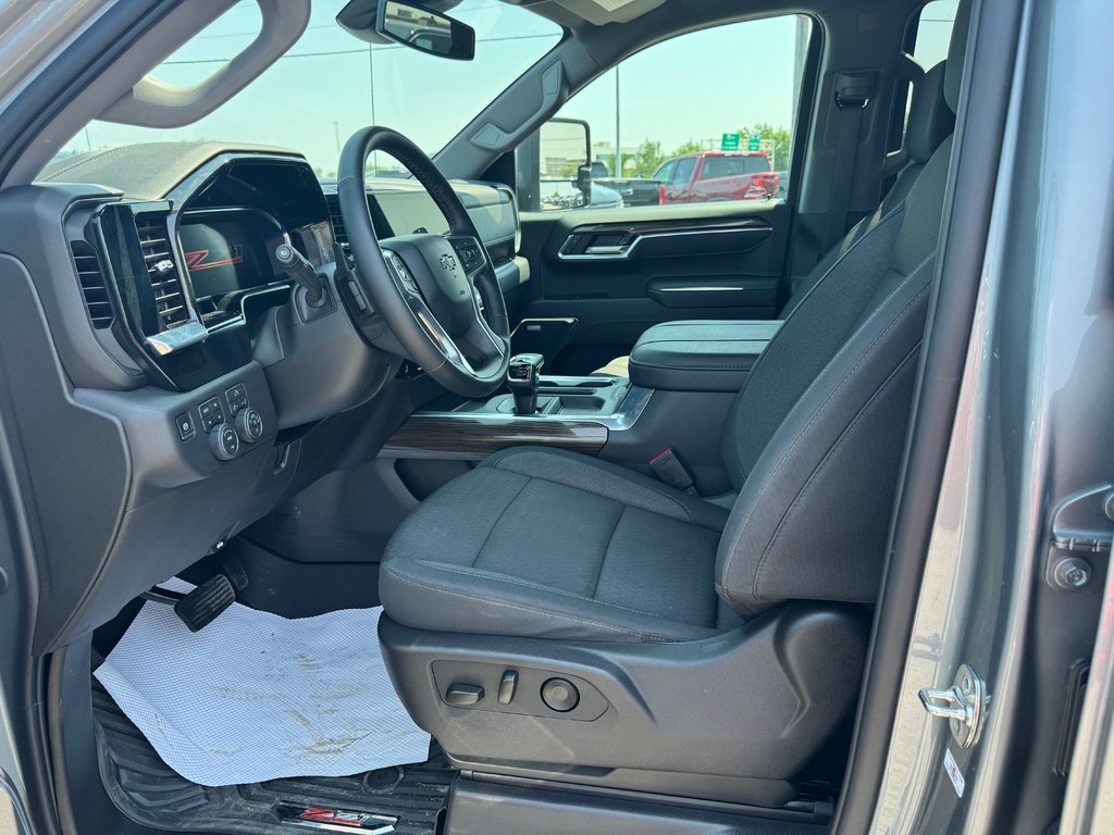 2026 Chevrolet Silverado 1500 RST in Terrebonne, Quebec - 9 - w1024h768px