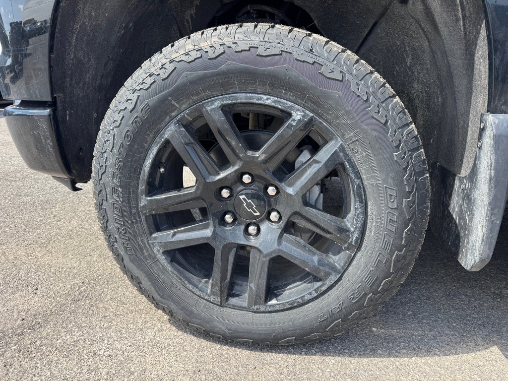 Chevrolet K1500 SILVERADO CREW CAB CUSTOM TRAIL BOSS STD/BOX (2CX) CUSTOM 2026 à Terrebonne, Québec - 11 - w1024h768px