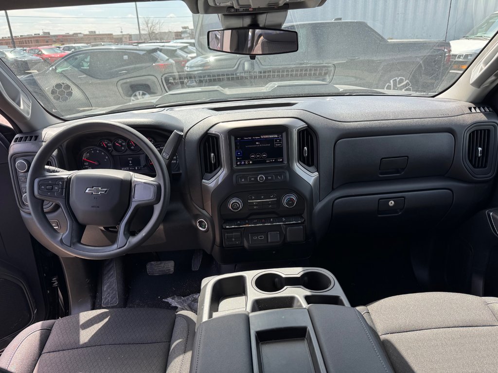 Chevrolet K1500 SILVERADO CREW CAB CUSTOM TRAIL BOSS STD/BOX (2CX) CUSTOM 2026 à Terrebonne, Québec - 10 - w1024h768px