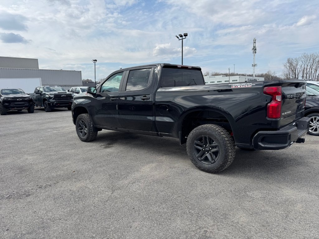 Chevrolet K1500 SILVERADO CREW CAB CUSTOM TRAIL BOSS STD/BOX (2CX) CUSTOM 2026 à Terrebonne, Québec - 3 - w1024h768px