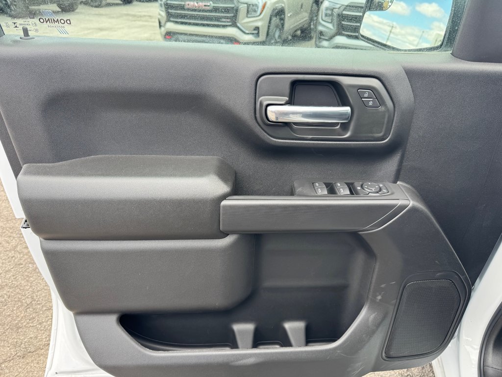 2026 Chevrolet Silverado 1500 Custom Trail Boss in Terrebonne, Quebec - 8 - w1024h768px