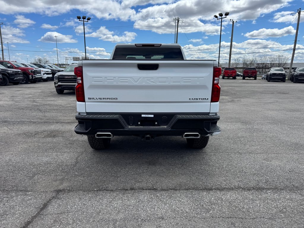 2026 Chevrolet Silverado 1500 Custom Trail Boss in Terrebonne, Quebec - 5 - w1024h768px