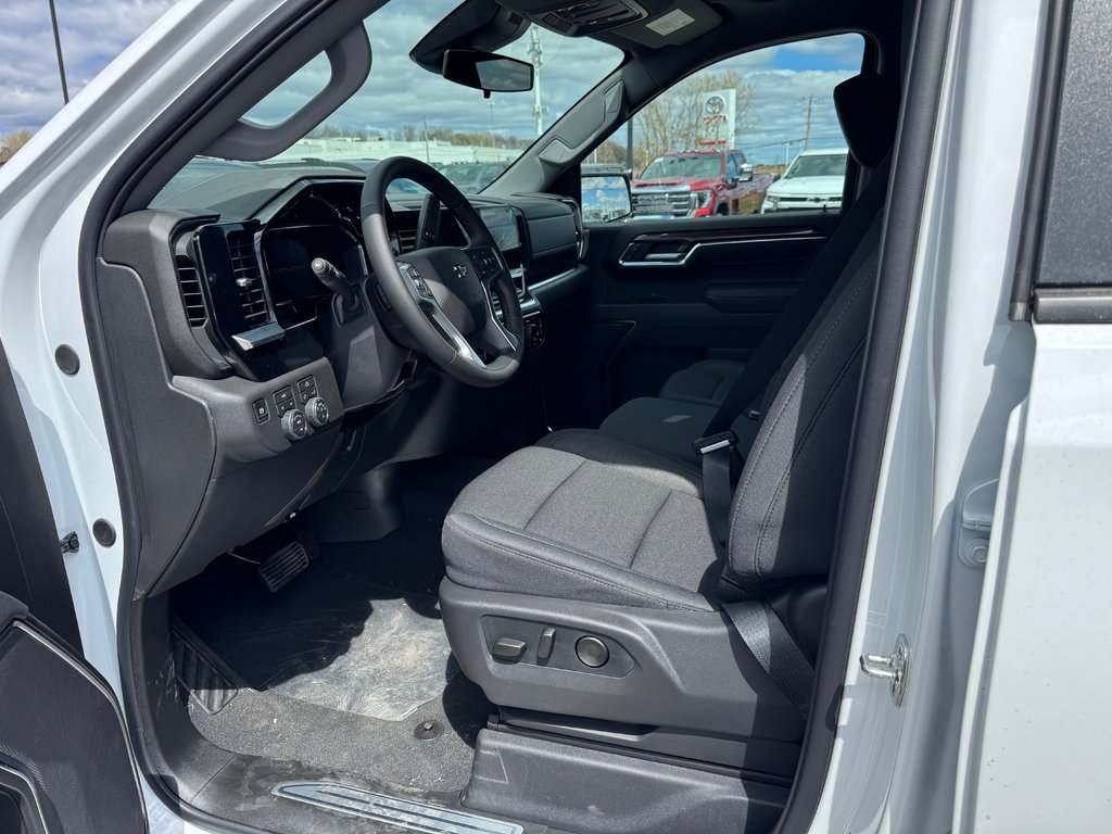 2026 Chevrolet Silverado 1500 RST in Terrebonne, Quebec - 7 - w1024h768px