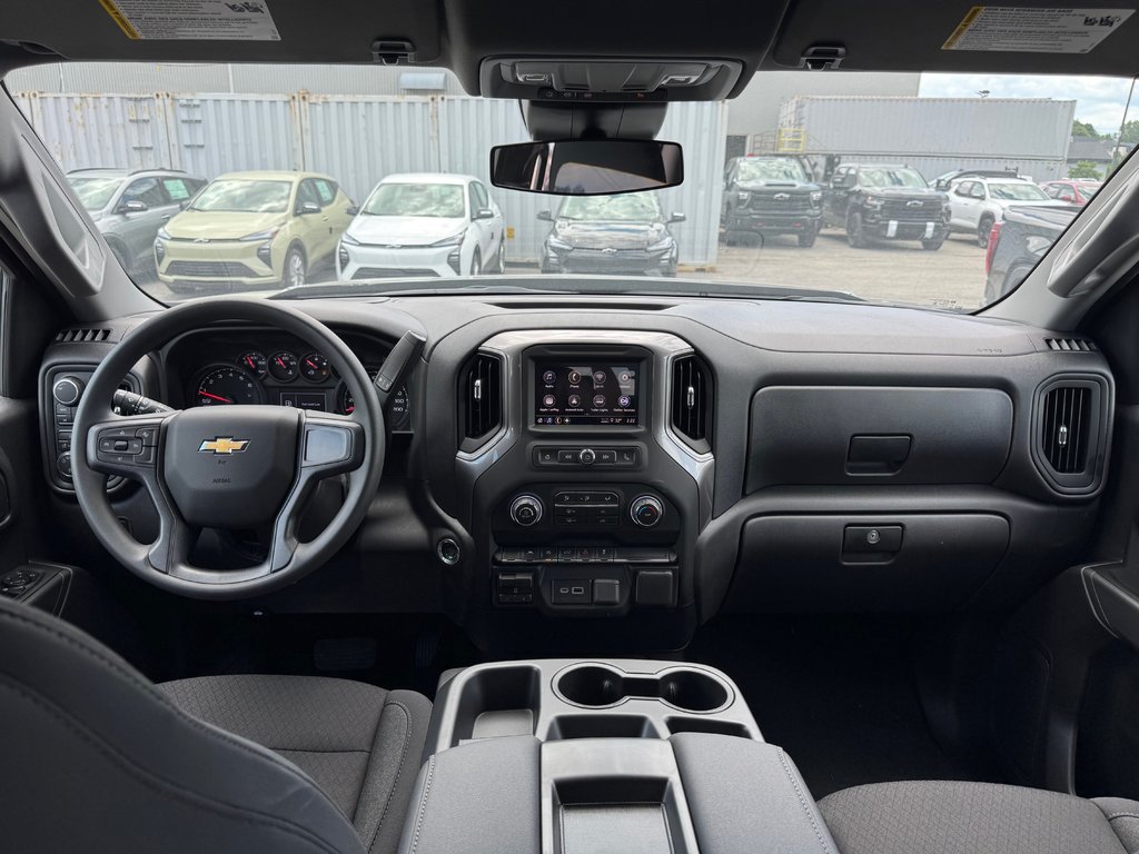 Chevrolet Silverado 1500 Custom 2026 à Terrebonne, Québec - 12 - w1024h768px