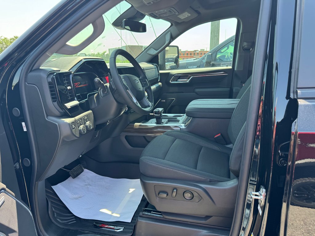 Chevrolet Silverado 1500 RST 2026 à Terrebonne, Québec - 7 - w1024h768px