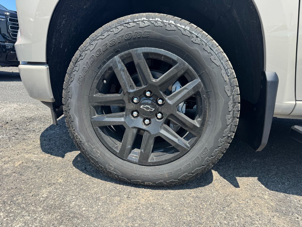 Chevrolet Silverado 1500 RST 2026 à Terrebonne, Québec - 11 - w1024h768px