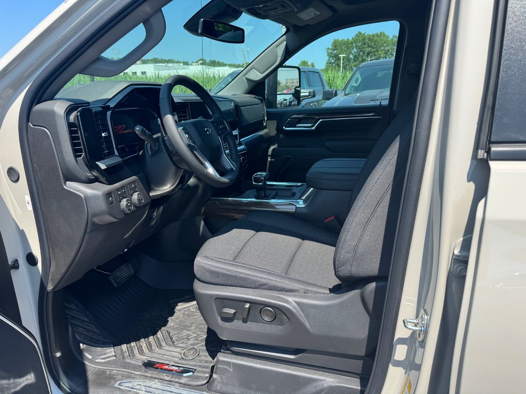 Chevrolet Silverado 1500 RST 2026 à Terrebonne, Québec - 7 - w1024h768px