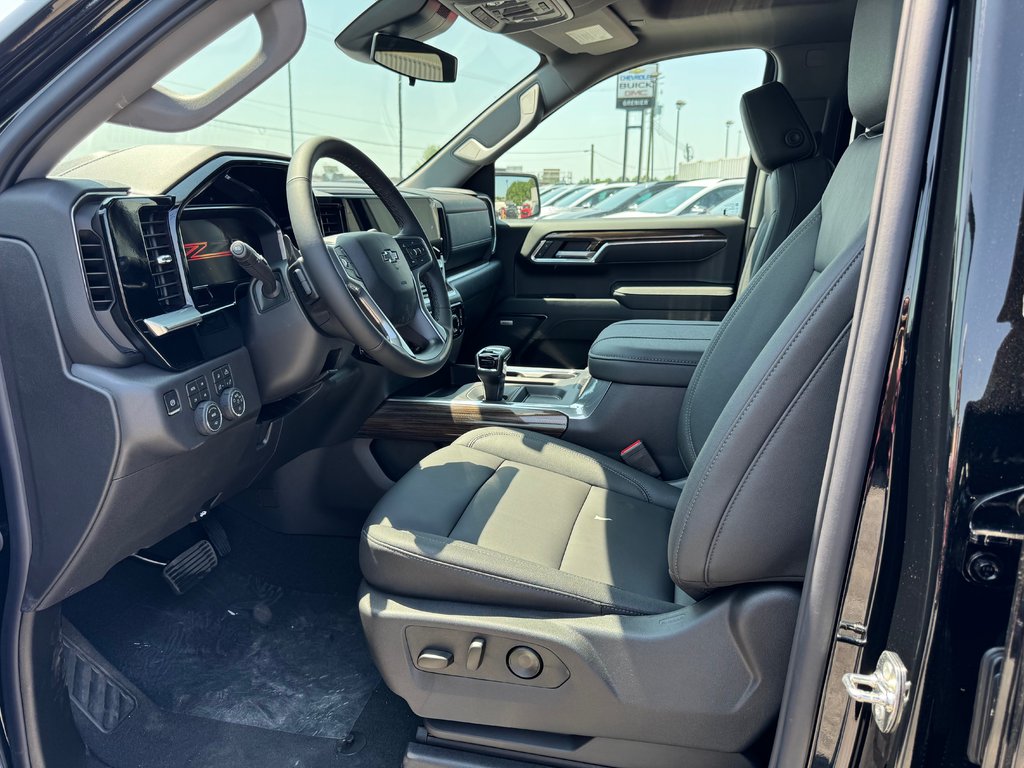 Chevrolet Silverado 1500 RST 2026 à Terrebonne, Québec - 8 - w1024h768px