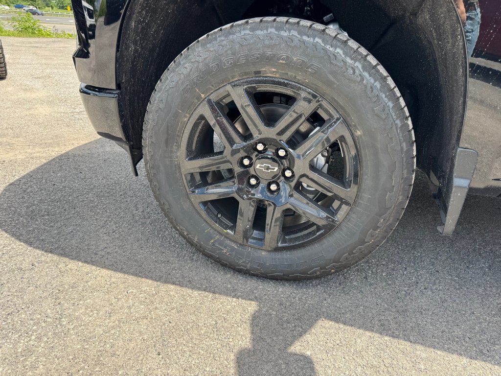 Chevrolet Silverado 1500 RST 2026 à Terrebonne, Québec - 10 - w1024h768px