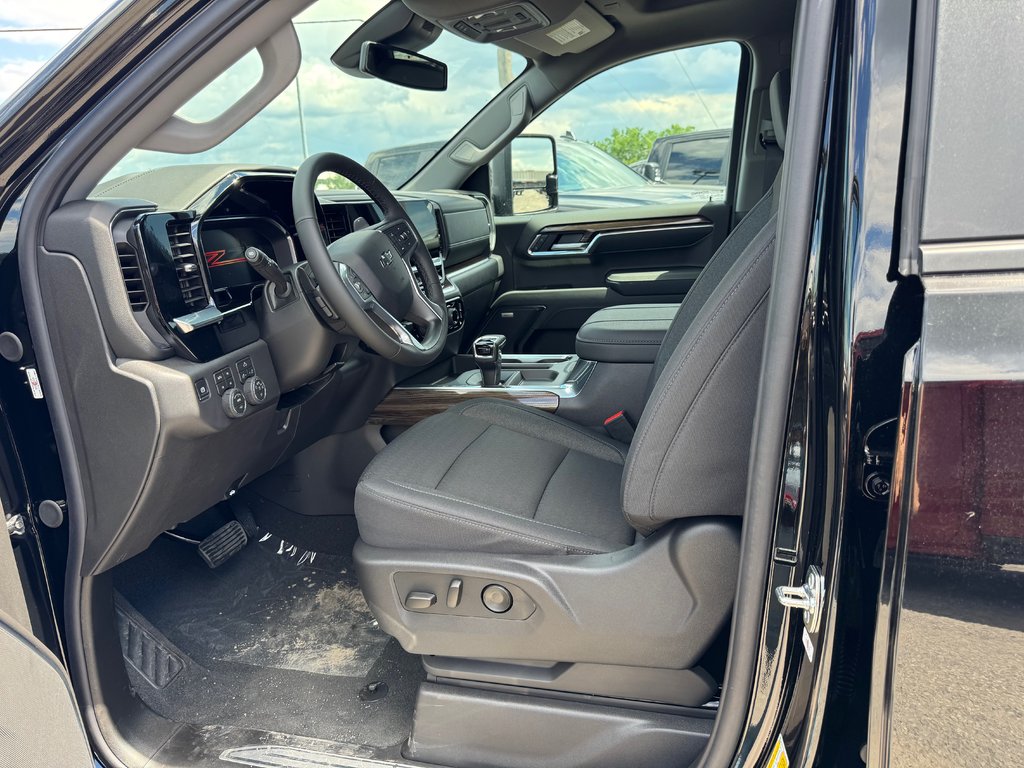 Chevrolet Silverado 1500 RST 2026 à Terrebonne, Québec - 7 - w1024h768px