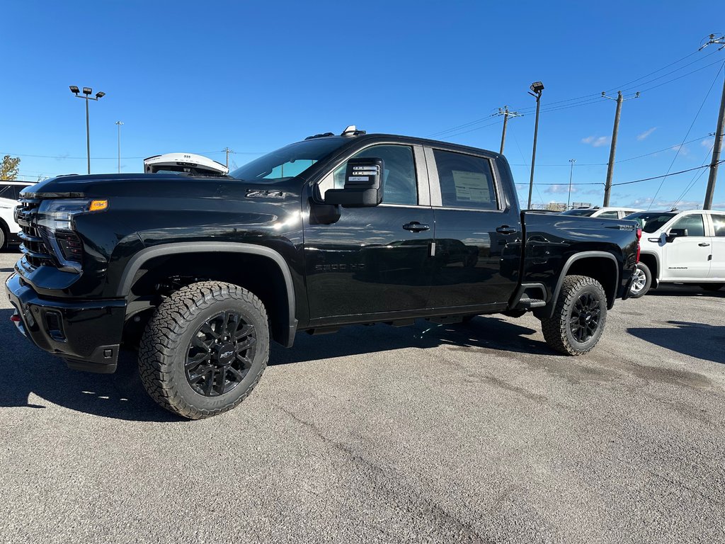 2025 Chevrolet SILVERADO 2500 HD LT in Terrebonne, Quebec - 4 - w1024h768px