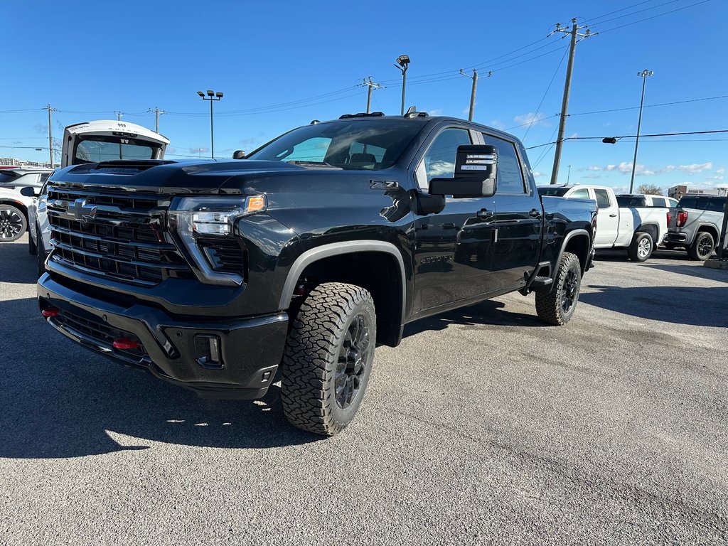 2025 Chevrolet SILVERADO 2500 HD LT in Terrebonne, Quebec - 3 - w1024h768px