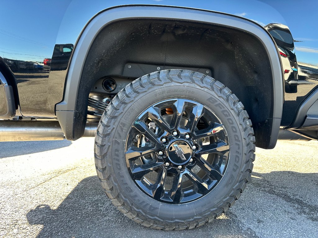 2025 Chevrolet SILVERADO 2500 HD LT in Terrebonne, Quebec - 26 - w1024h768px