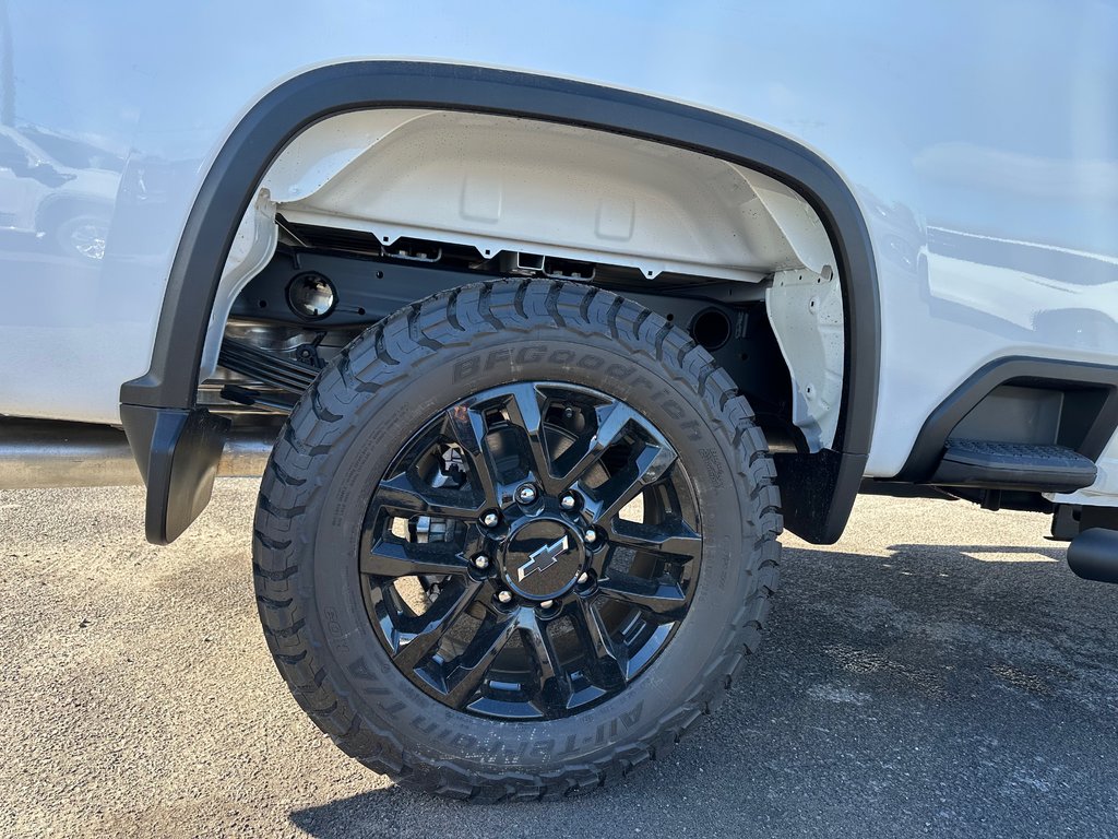 2025 Chevrolet SILVERADO 2500 HD LT in Terrebonne, Quebec - 25 - w1024h768px