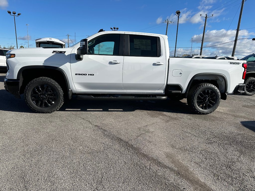 2025 Chevrolet SILVERADO 2500 HD LT in Terrebonne, Quebec - 4 - w1024h768px