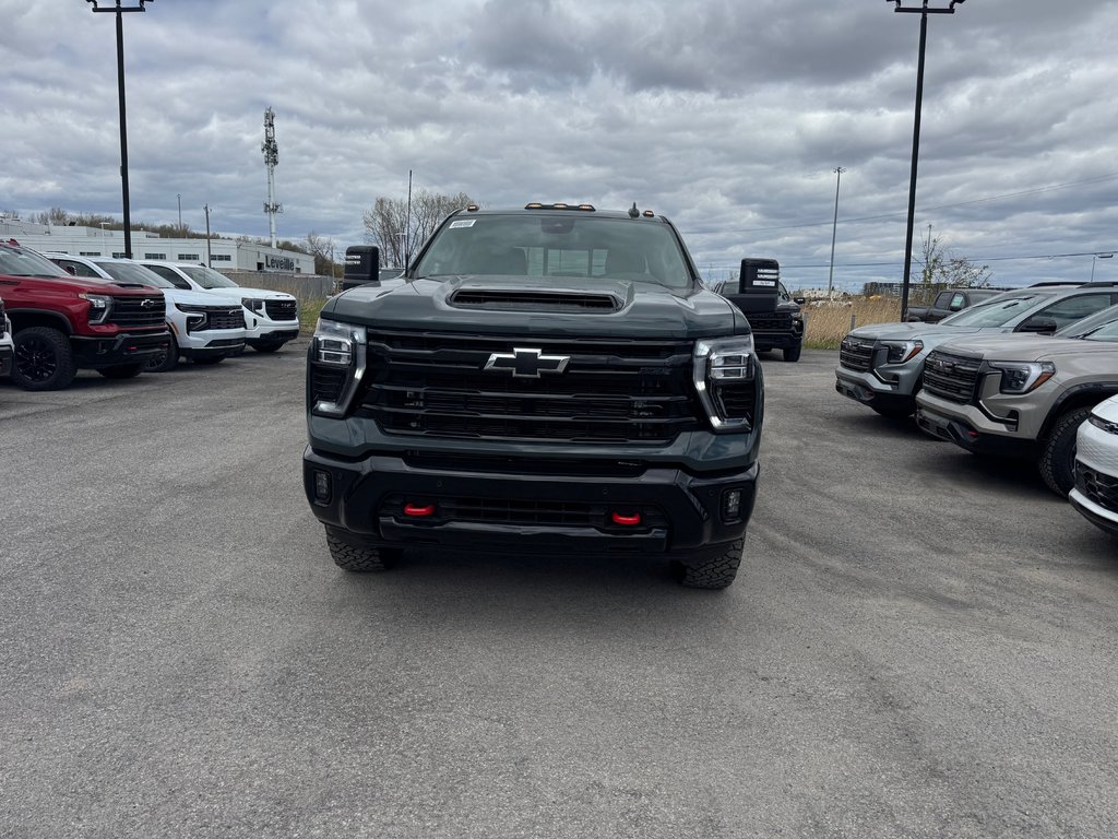 2026 Chevrolet Silverado 2500 HD LT in Terrebonne, Quebec - 3 - w1024h768px