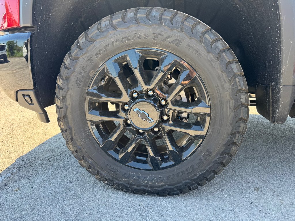 2026 Chevrolet Silverado 2500 HD LTZ in Terrebonne, Quebec - 12 - w1024h768px