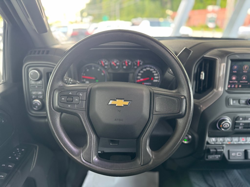 Chevrolet Silverado 2500HD Custom Crew Diesel 2024 à Terrebonne, Québec - 20 - w1024h768px