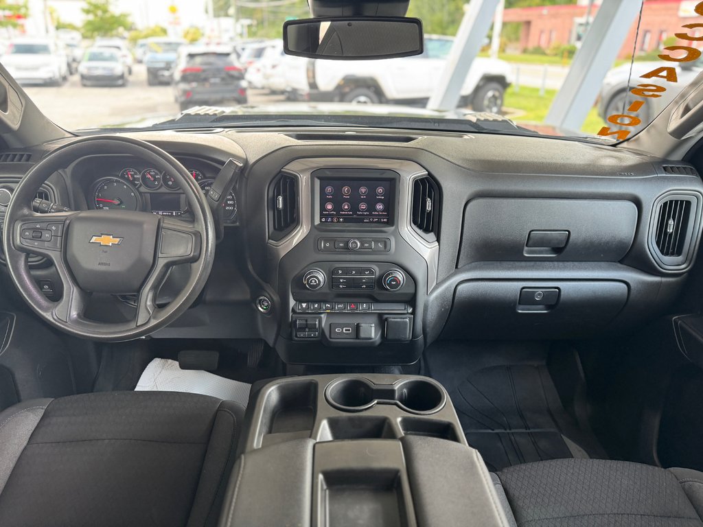 Chevrolet Silverado 2500HD Custom Crew Diesel 2024 à Terrebonne, Québec - 21 - w1024h768px