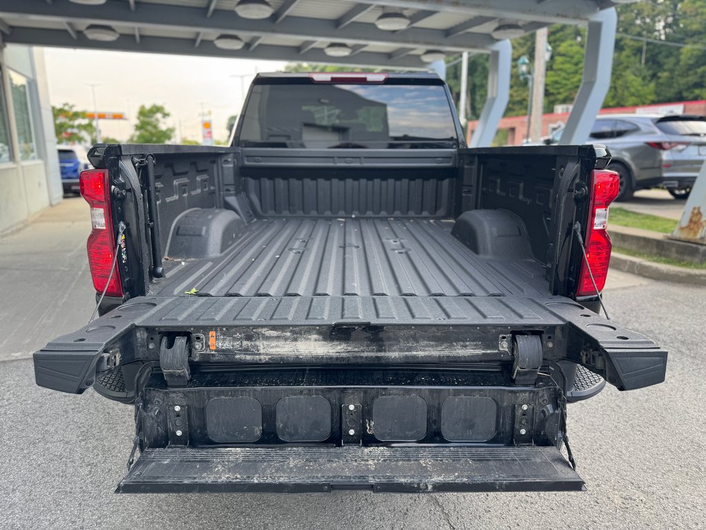 Chevrolet Silverado 2500HD Custom Crew Diesel 2024 à Terrebonne, Québec - 24 - w1024h768px