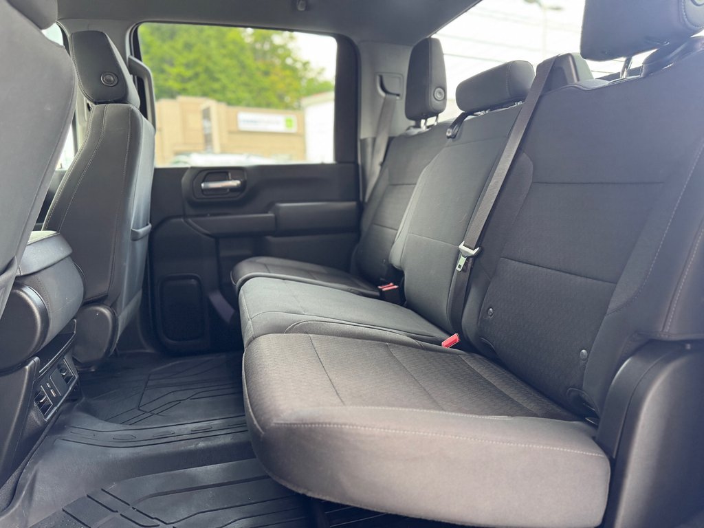 Chevrolet Silverado 2500HD Custom Crew Diesel 2024 à Terrebonne, Québec - 23 - w1024h768px
