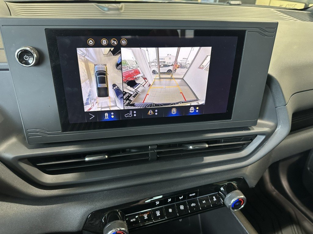 Chevrolet SILVERADO EV CREW CAB e4WD WT SHORT BOX MAX RANGE (8WT) WT 2025 à Terrebonne, Québec - 27 - w1024h768px